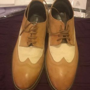 Men’s dress shoes. Two toned.. camel and tan.